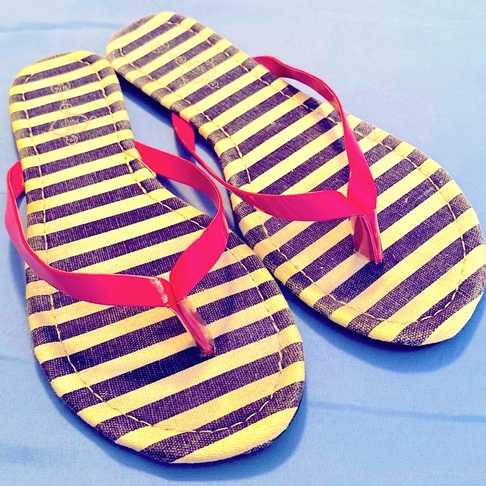 Sole Mates Distressed Flat Sandals - Picture 1 of 5